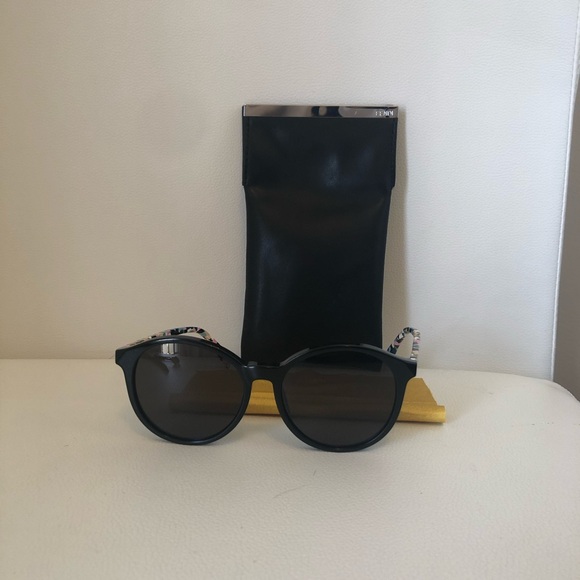 Fendi Black Round Sunglasses Made in Italy - Picture 8 of 9